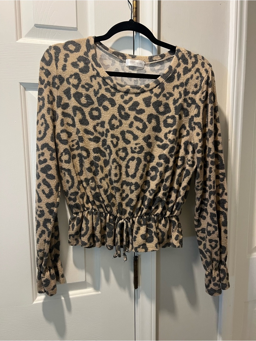 vestique Leopard Drawstring Waist Long Sleeve Top